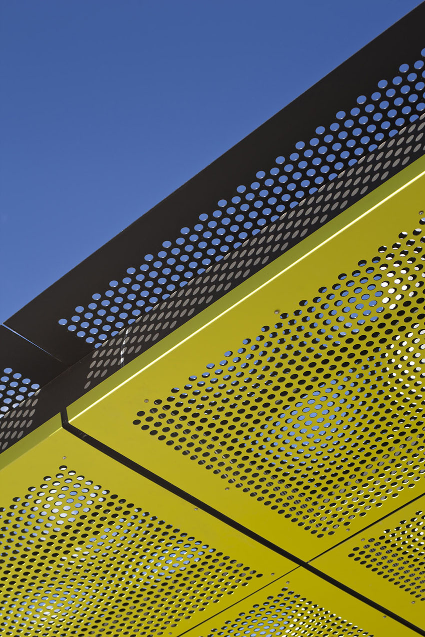 黄色穿孔铝板_穿孔铝板幕墙外立面_穿孔铝板厂家